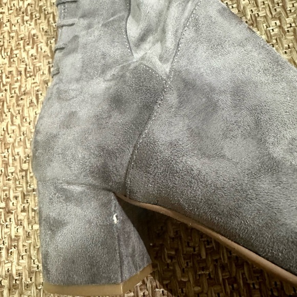 Steve Madden Elegant Gray Over-the-Knee Suede Boots Size 9.5 - Picture 6 of 8